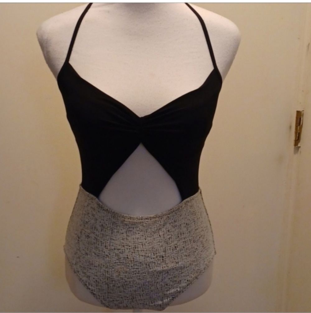 Koreswim one piece swimsuit cut outs Sexy Beach